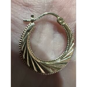 14K Gold Diamond-Cut Swirl Hoop Earrings